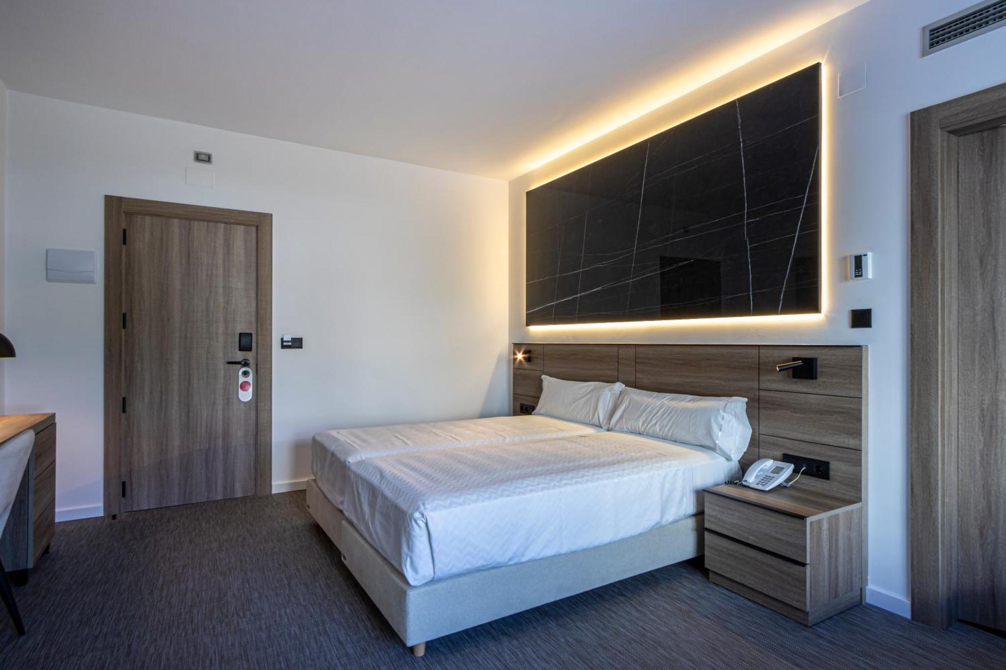 Double or Twin Room,1689826598:JPEG