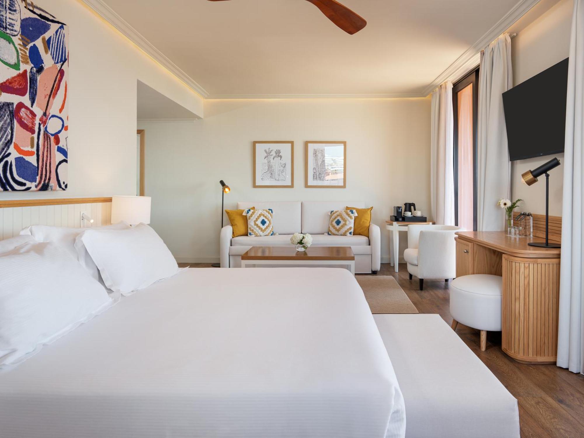 Junior Suite (2 Adults),1693273339:JPEG