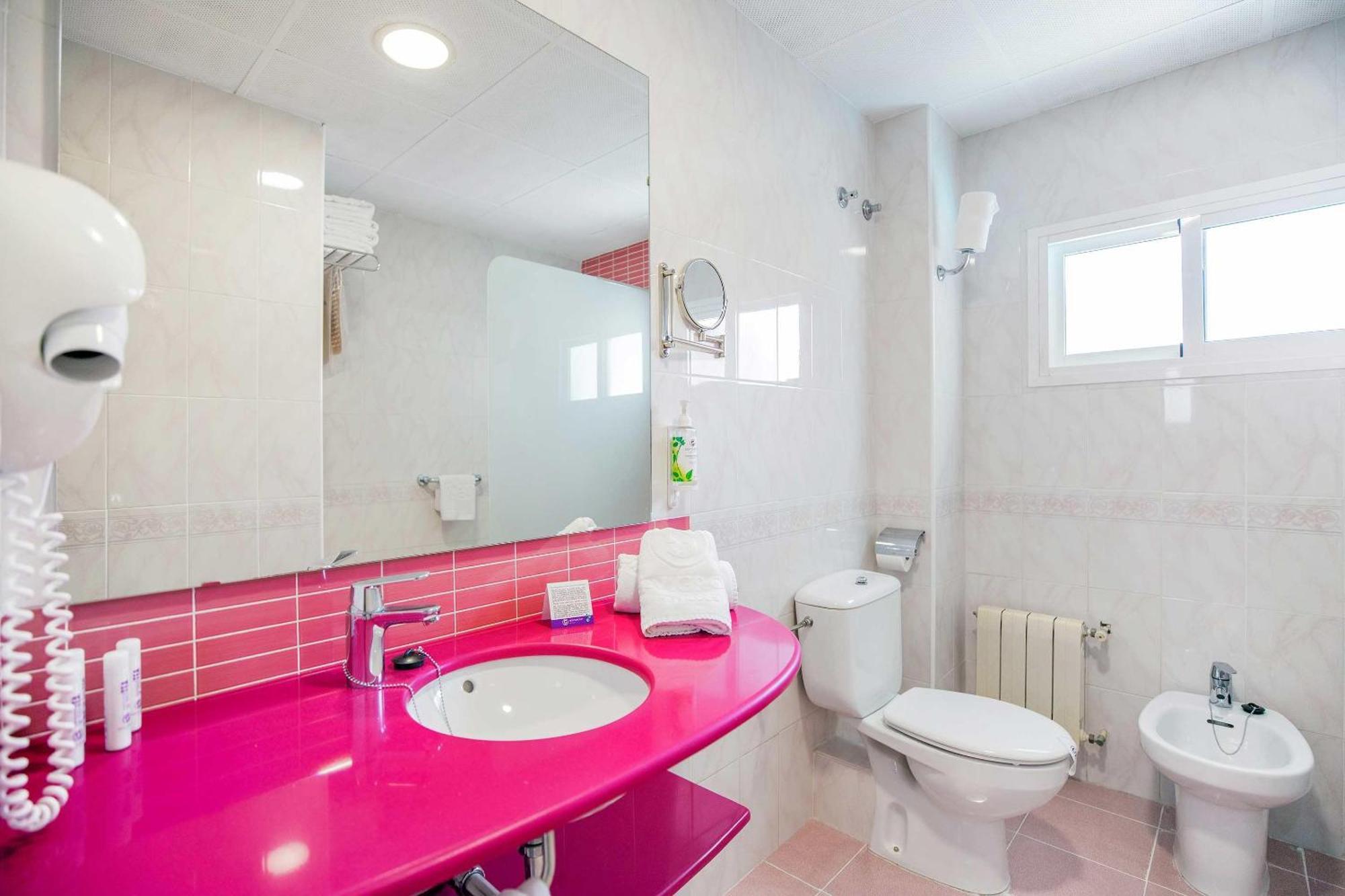 Habitación Doble (2 adultos + 1 niño) - 1 o 2 camas