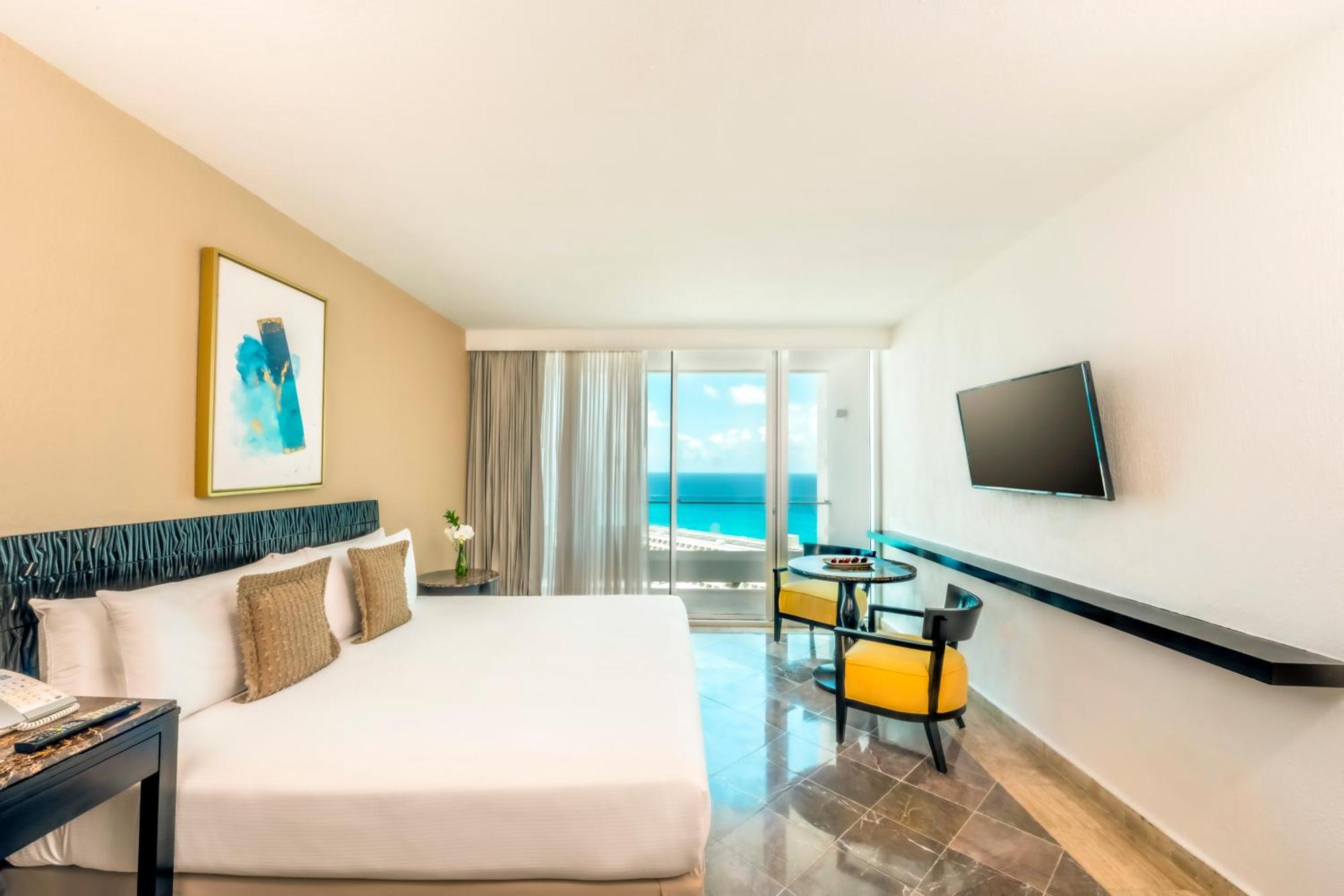 Standard Room 1 King Bed Partial Ocean View,1739389220:JPEG