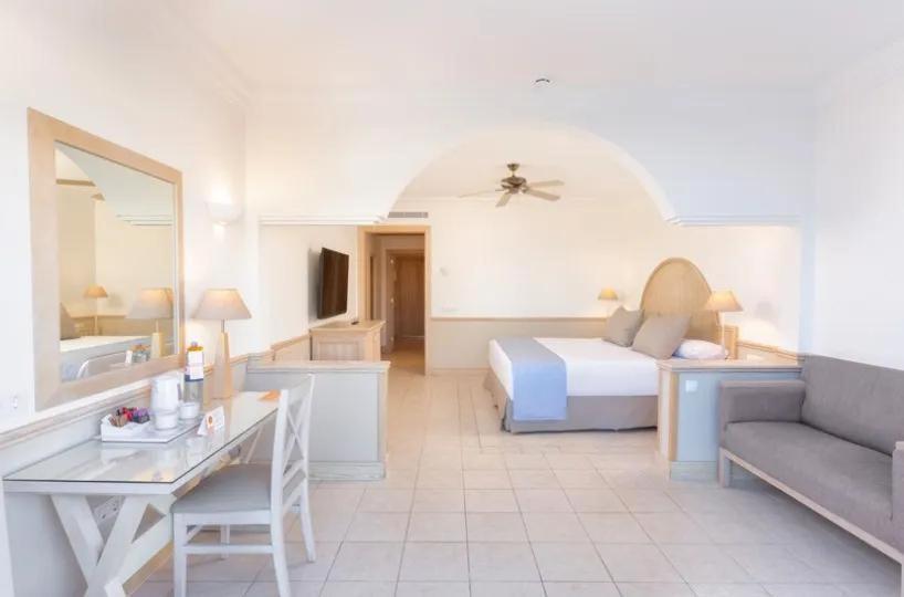Suite Gold Level Senior (2 adultos + 2 niños)