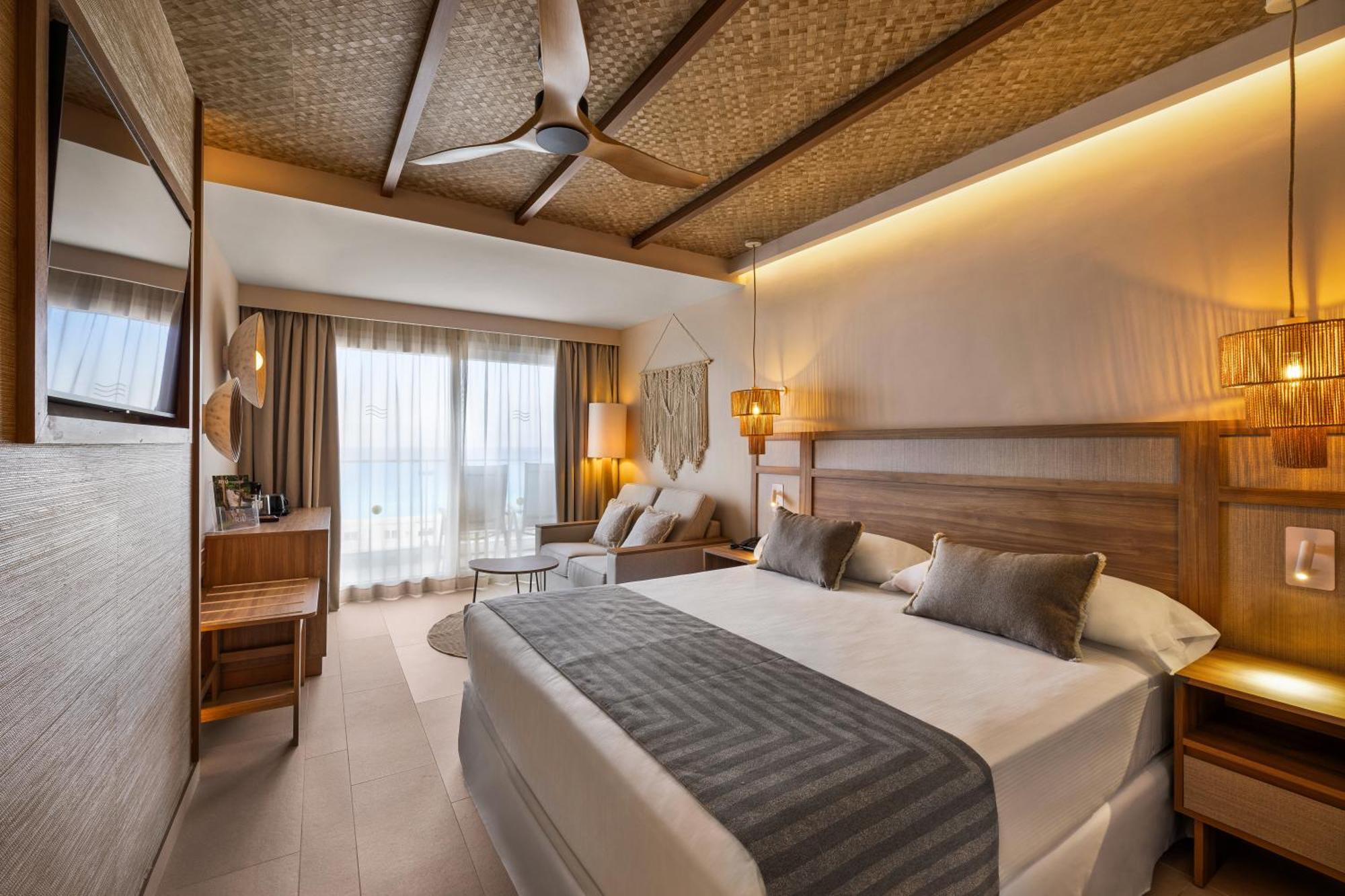 Habitación Doble con balcón y vistas al mar