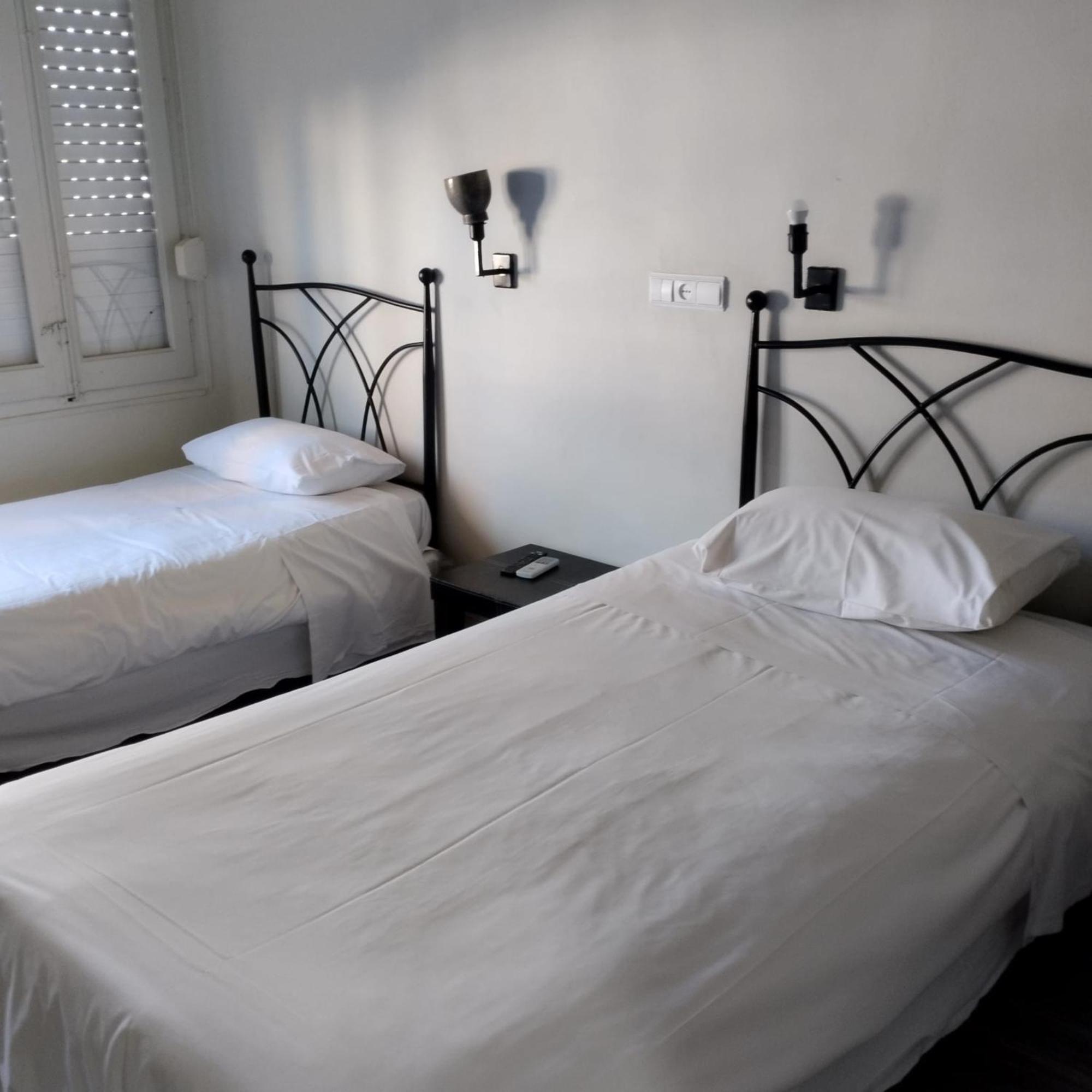 Twin Room,1746975781:JPEG