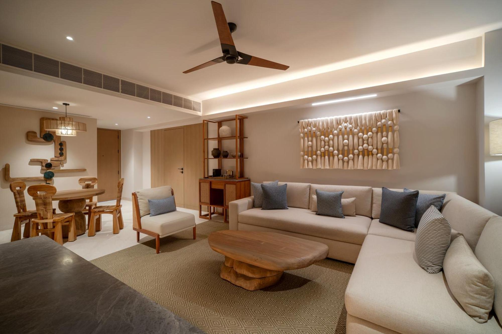 Suite Doble con cama grande en primera línea de mar