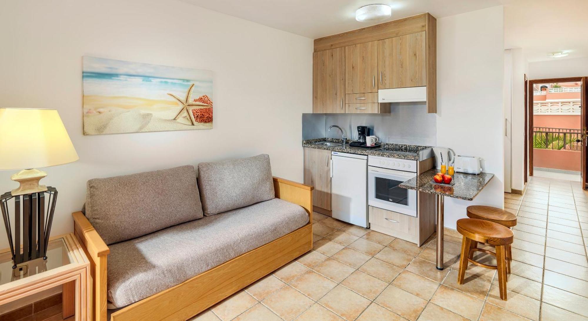 Studio,1756416114:JPEG