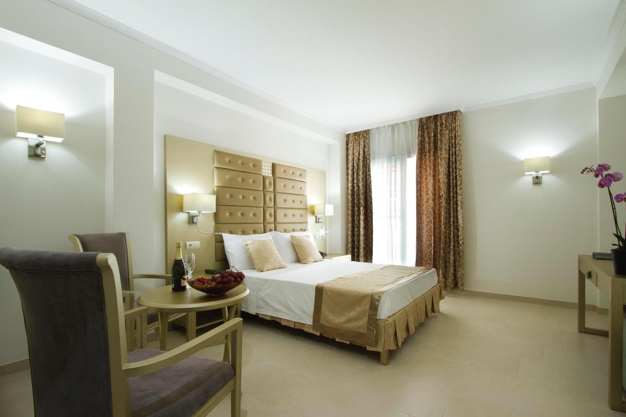 Double Room,1765360374:JPEG
