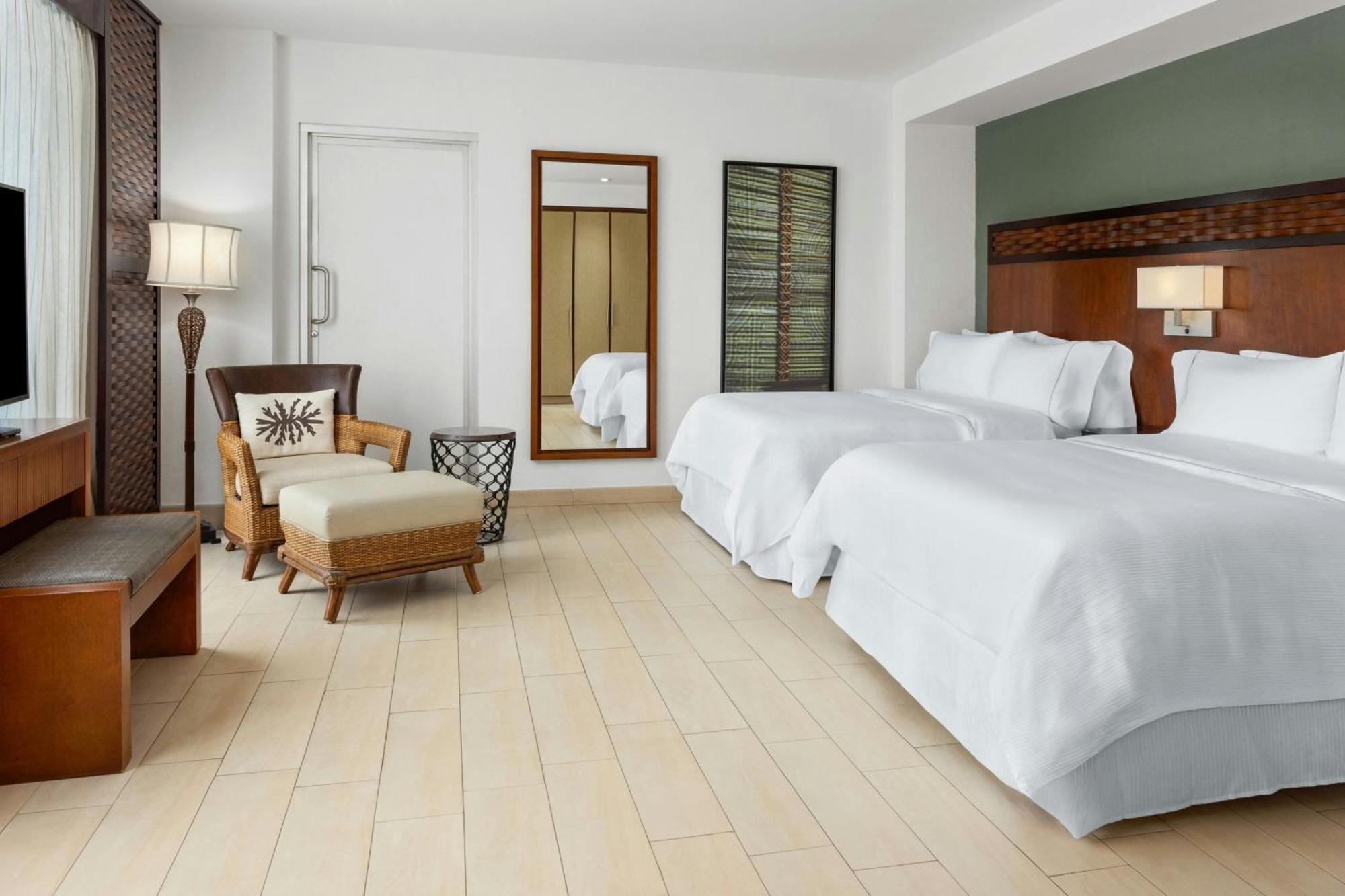 Deluxe Guest room 1 King Garden view
