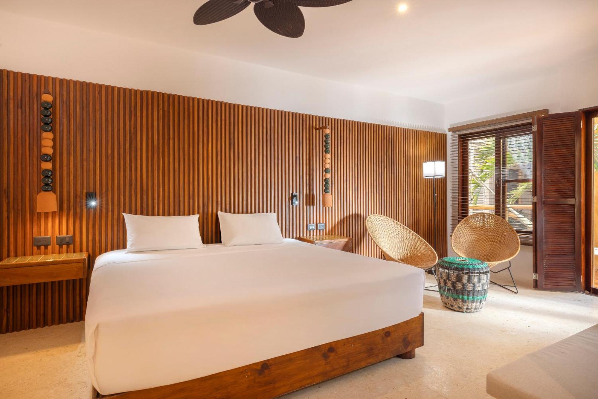 Suite Junior (2 adultos + 2 niños)