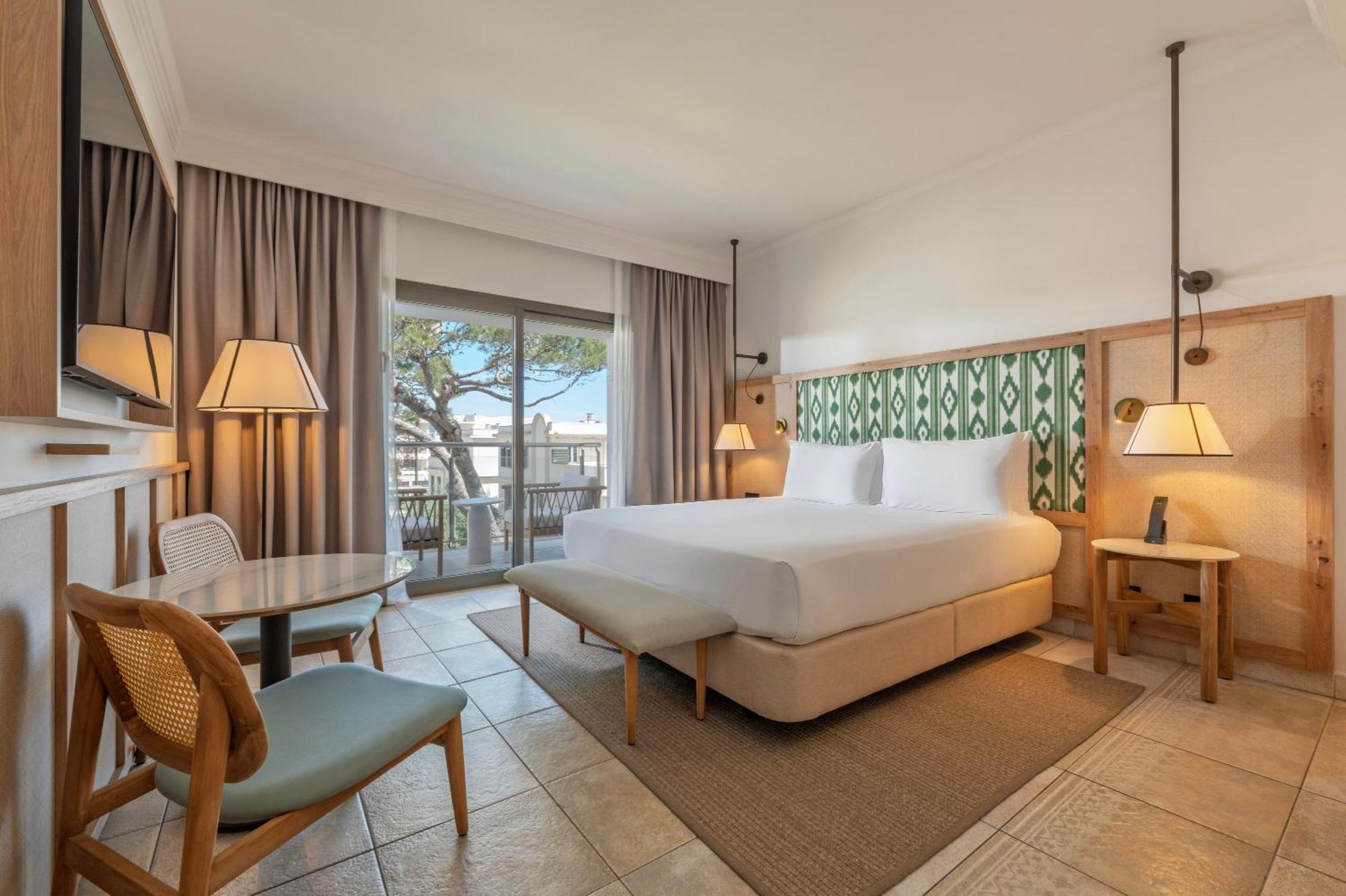 Alojamiento Doble Deluxe con vistas parciales al mar - 1 cama extragrande