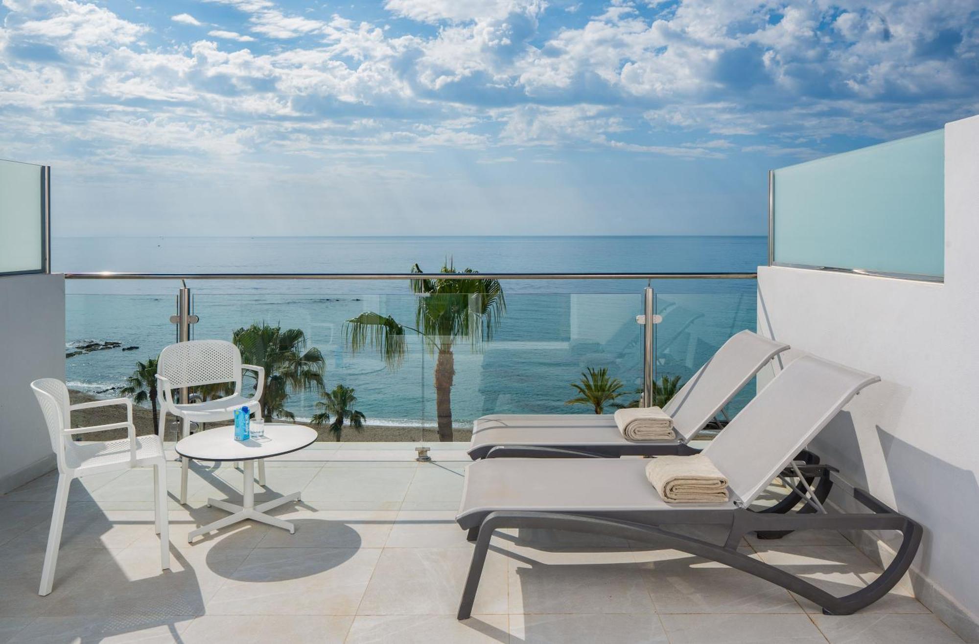 Habitación Premium con vistas al mar y a la zona solárium