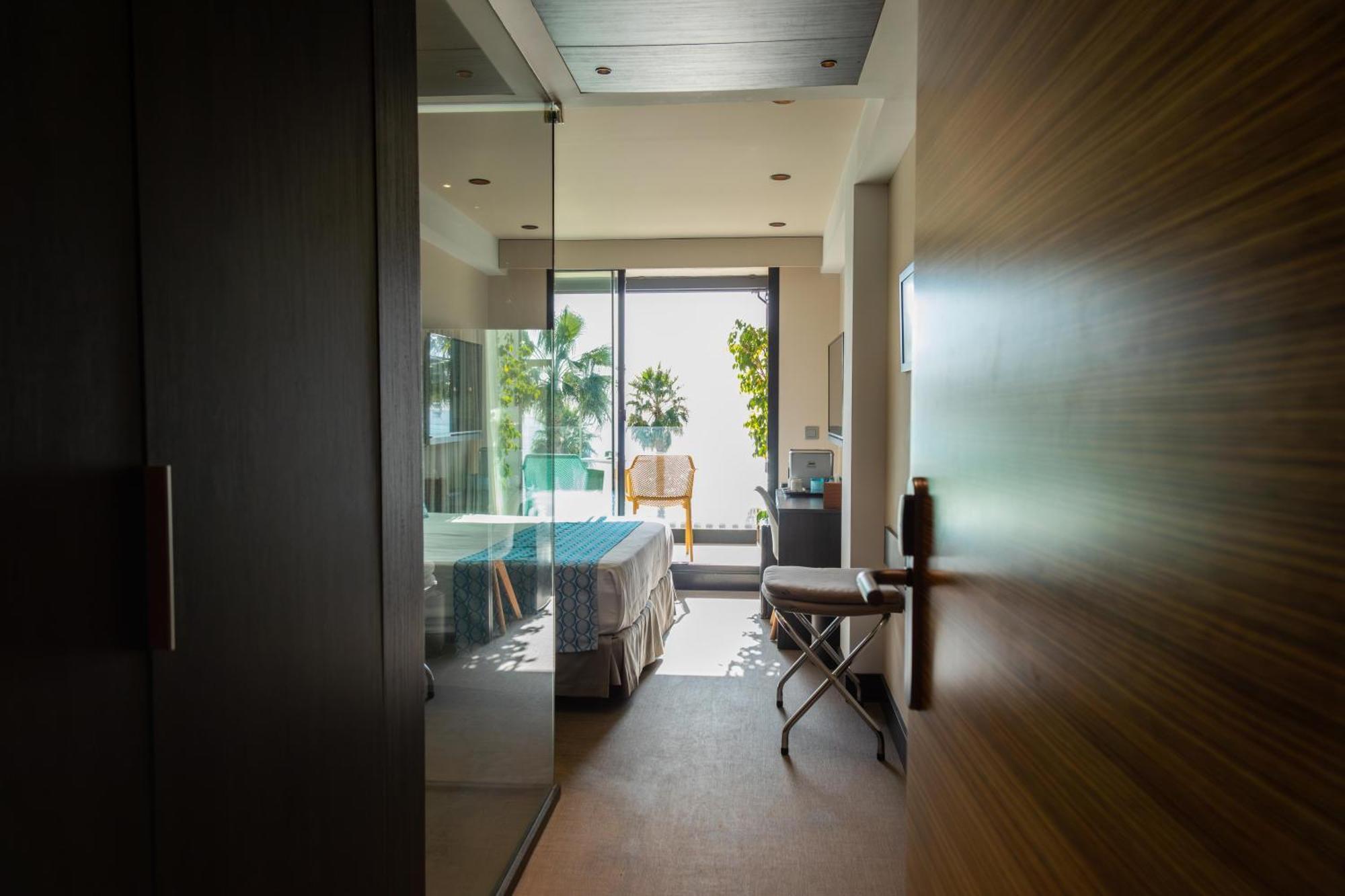 Habitación Doble con terraza y vistas al mar