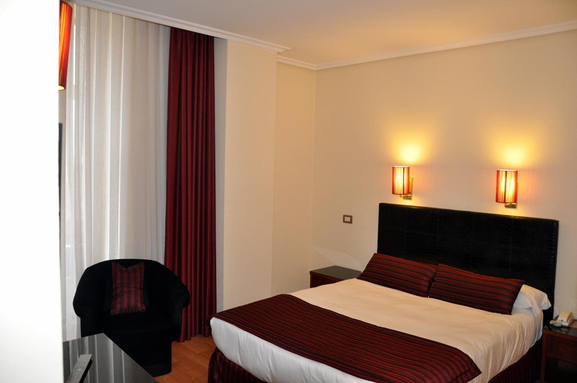 Double or Twin Room,692756385:JPEG