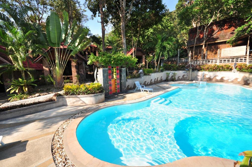 Bungalow con vistas a la piscina