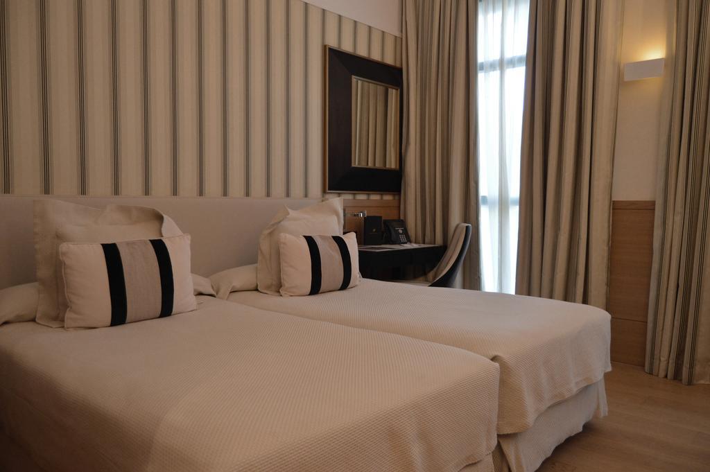 Standard Double or Twin Room and Extra Bed,1207748110:JPEG