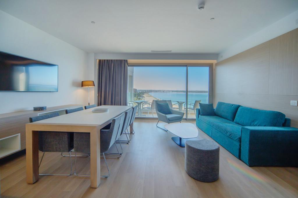 Apartamento Ático Deluxe con vistas al mar