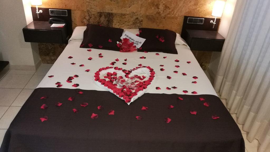 Paquete romántico (Pétalos y Chocolates) - Habitación Estándar Doble - 1 o 2 camas
