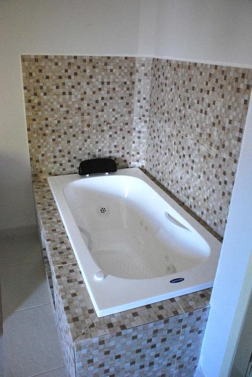 Suite de lujo con bañera de hidromasaje