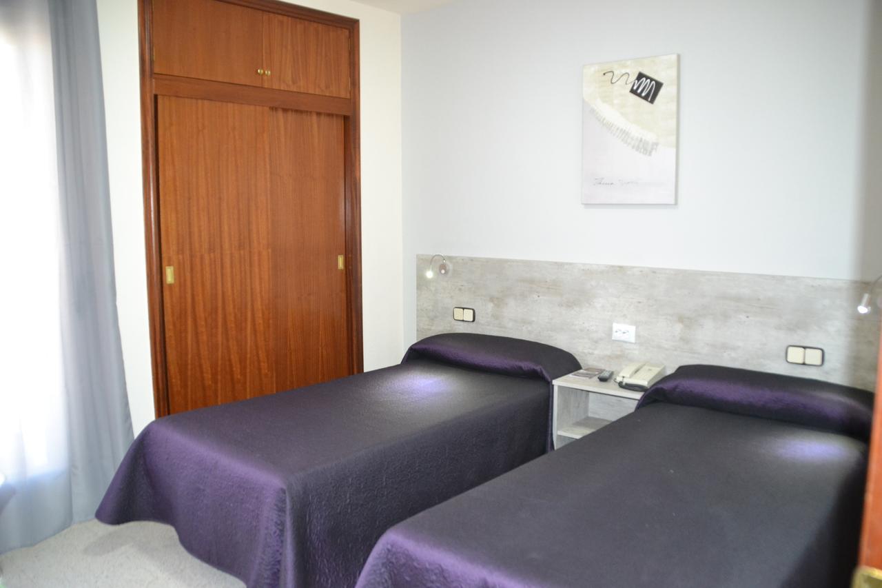 Twin Room,641451786:JPEG