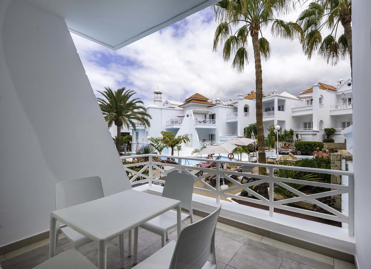 Deluxe One-Bedroom Apartment direct access to the Pool Ground Floor,665374893:JPEG