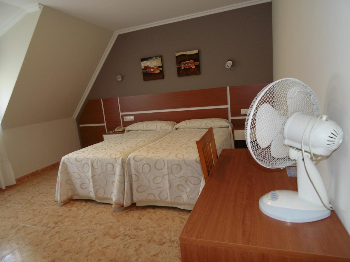 Economy Double or Twin Room,665385624:JPEG