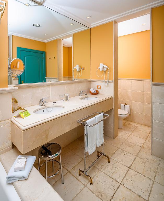Habitación Doble Deluxe - (2 adultos + 1 niño) - 1 o 2 camas