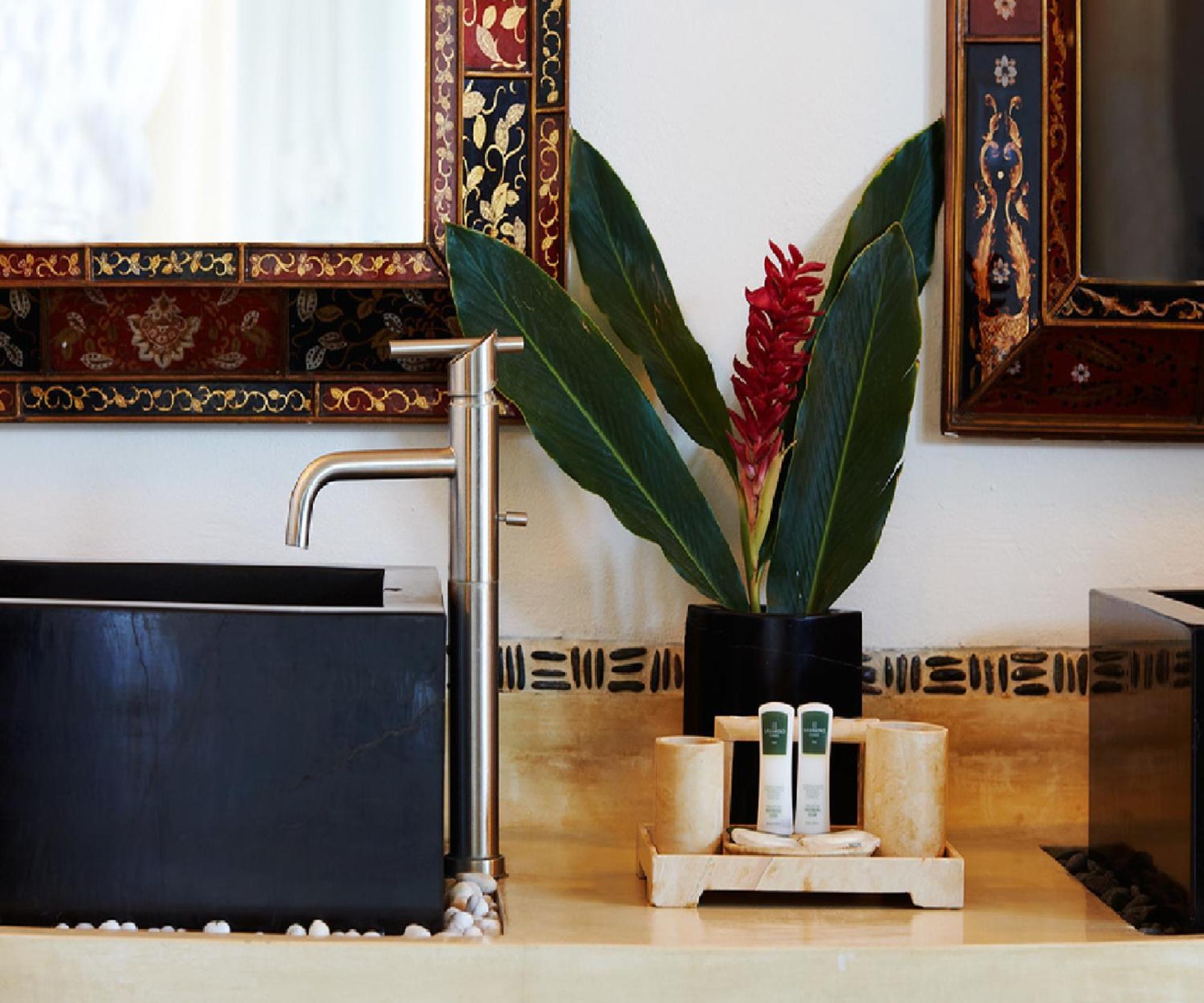 Suite with Private Pool,694208985:JPEG