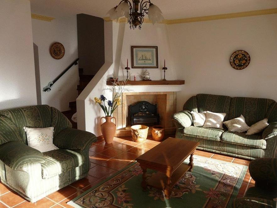 Three-Bedroom House,7126082:JPEG