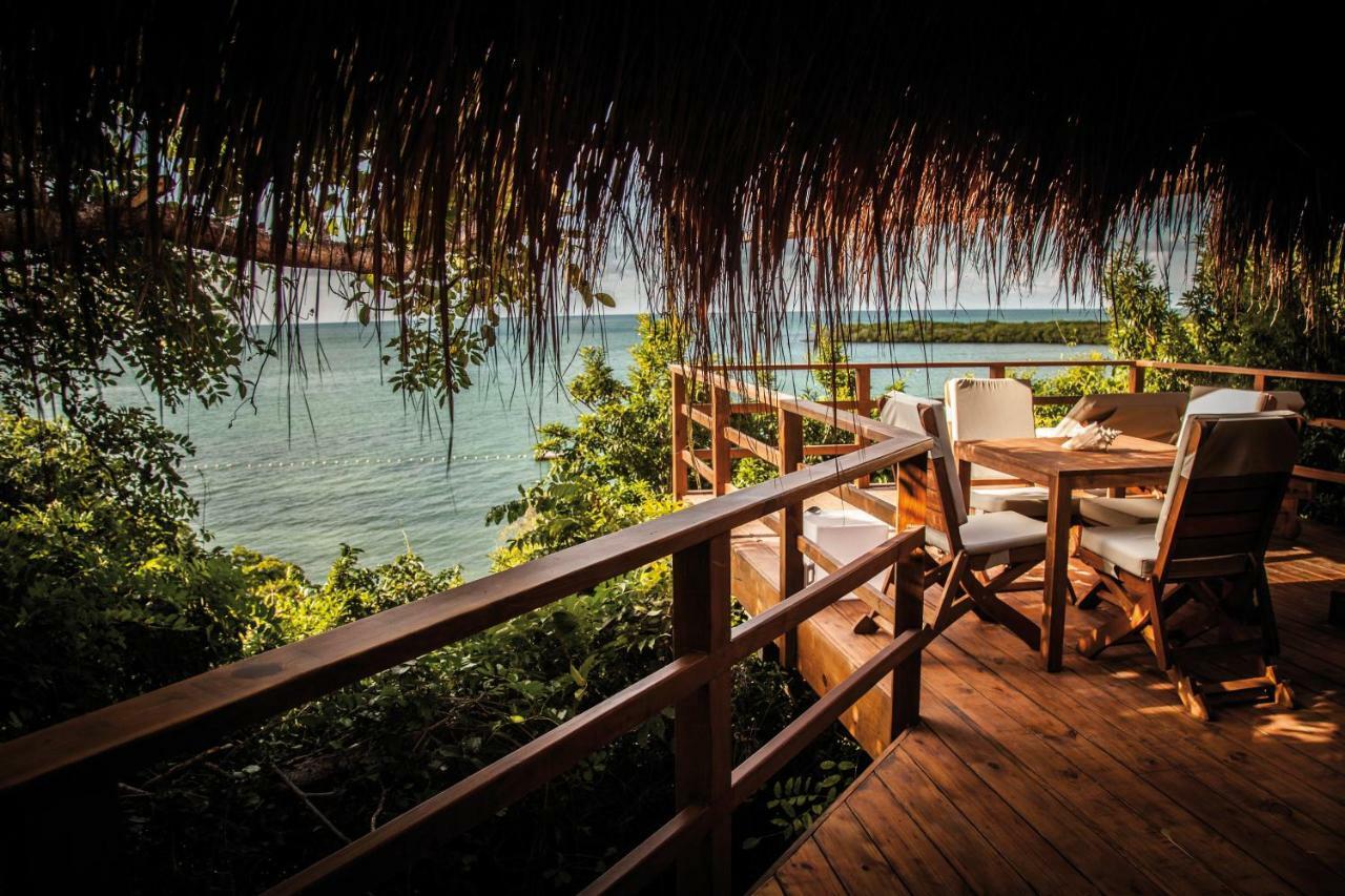 Bungalow with Jacuzzi,789426879:JPEG