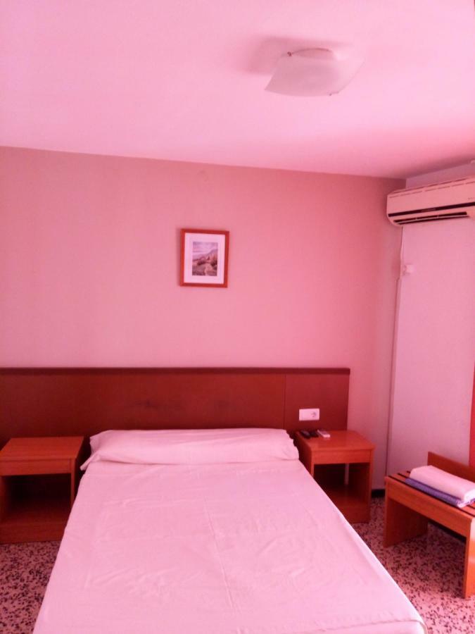 Single Room,645526374:JPEG