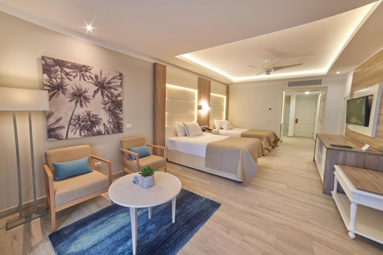 Suite Junior Deluxe con 2 camas dobles (uso individual)