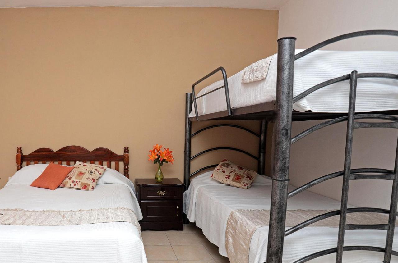 Habitación Familiar con baño privado