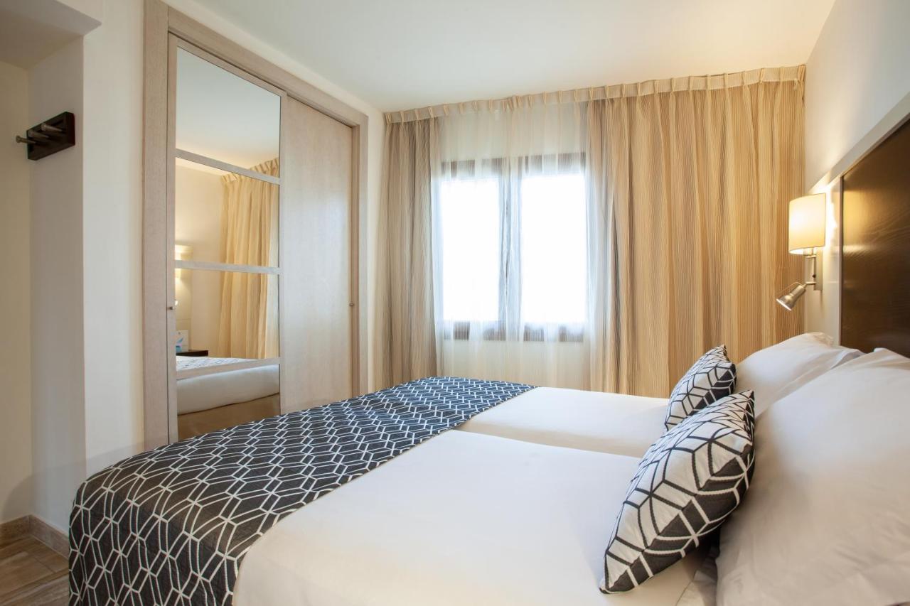 Apartamento de 1 dormitorio con vistas al jardín (2 adultos + 2 niños)