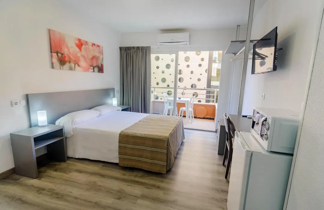 Hostal Anna Benidorm-1
