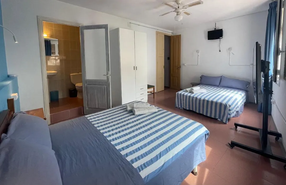 P&R Hostals Can Tort-1