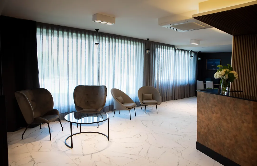 Hotel Avenida-1