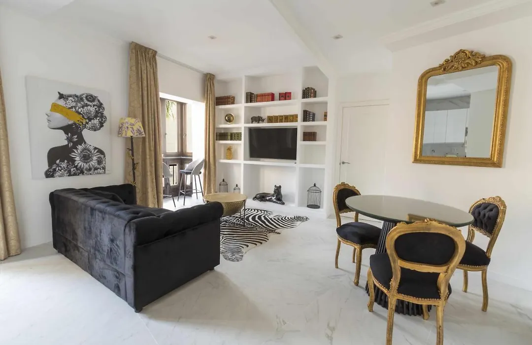 The Clock House - Luxury Urban Suites-1