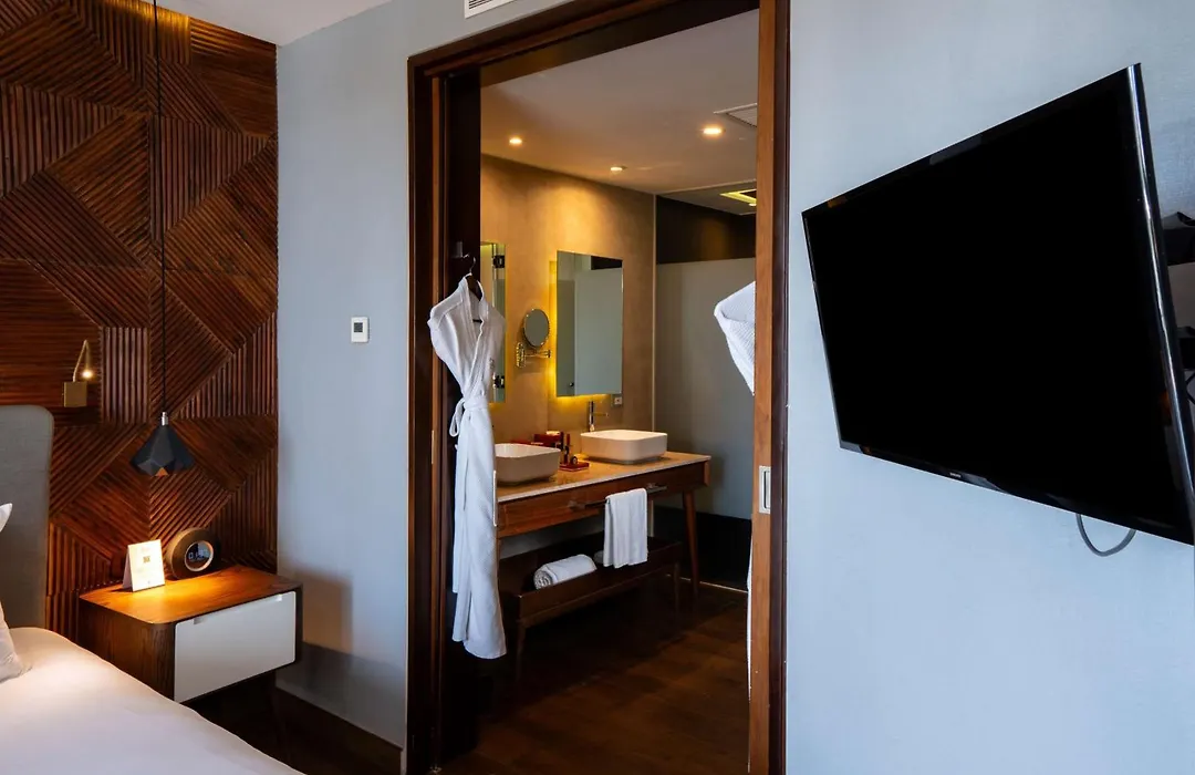 The Fives Downtown Hotel & Residences, Curio Collection By Hilton-1