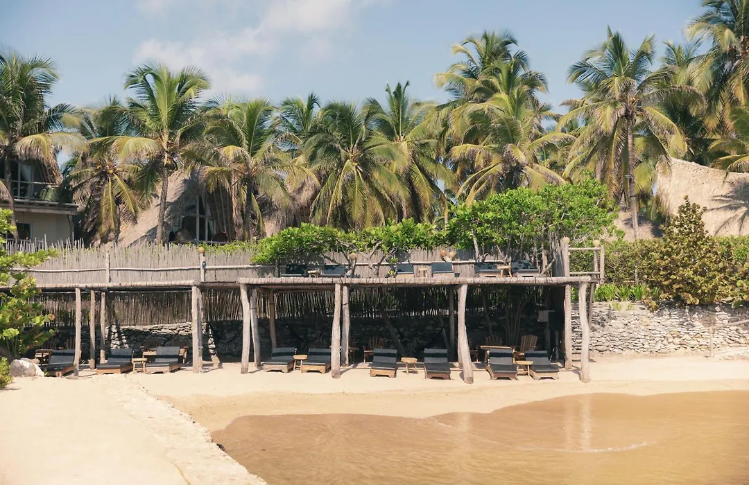 Éteka Slow Beach Hotel-1