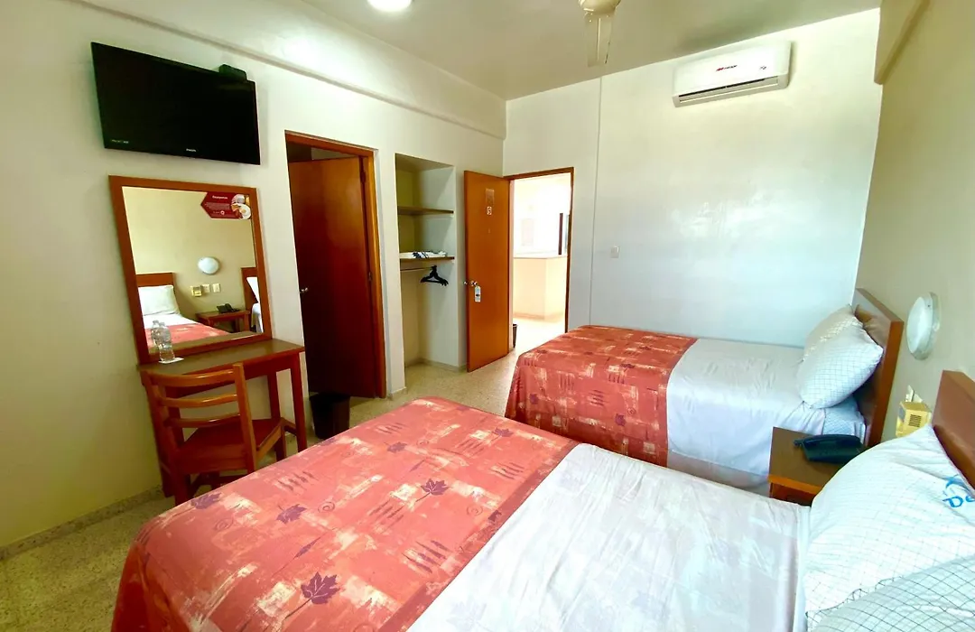 Hotel Delfines-1