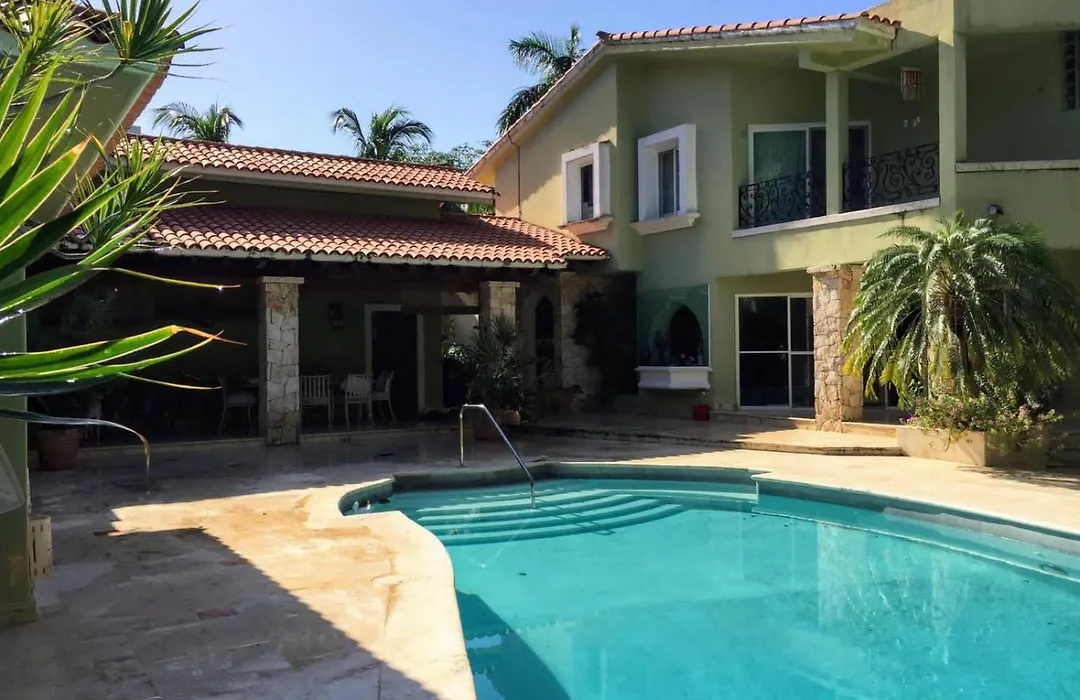 Casa Beard, Spacious Guest House With High Speed Wifi & Pool.-1