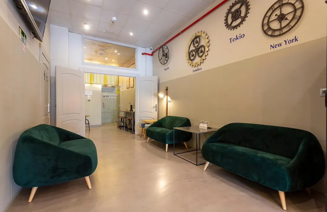Malaga Stop Hostel Ab-1