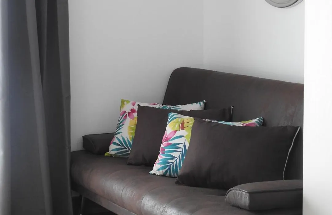 Sandra Rooms-1
