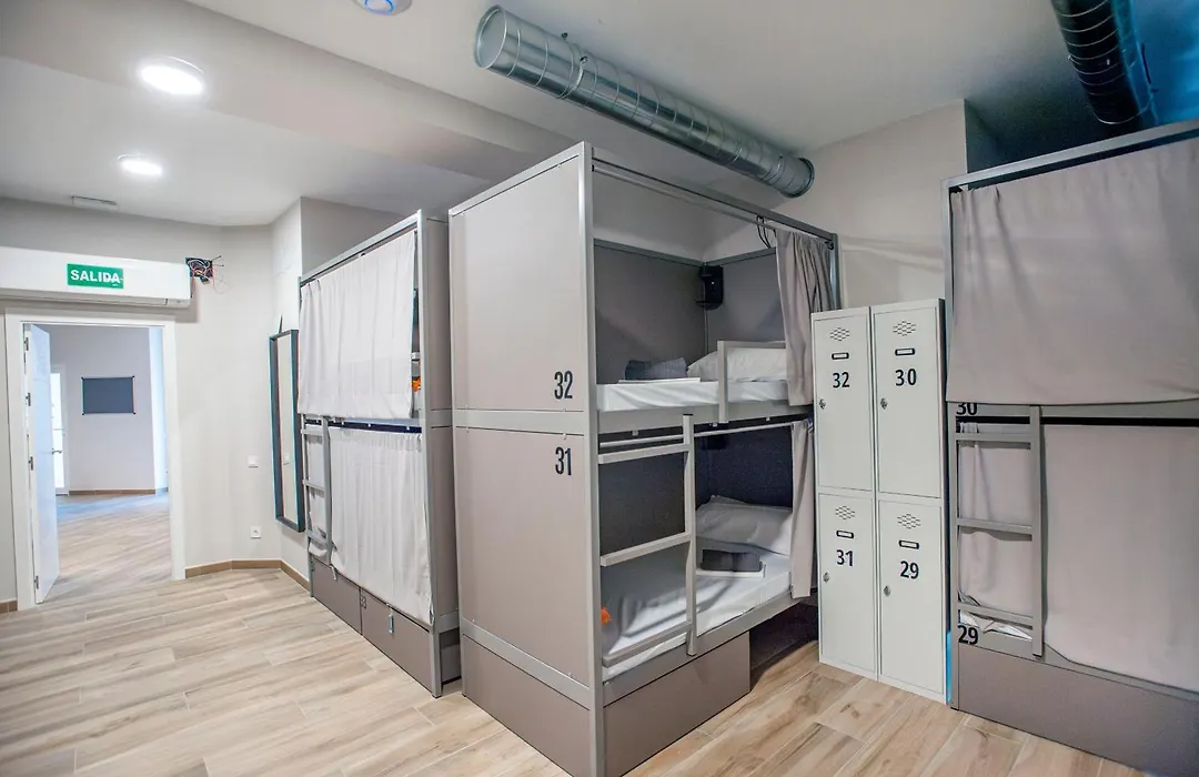 Hostel Dos Estaciones - Albergue Juvenil - FREE towels, coffee&tea, remote check-in-1