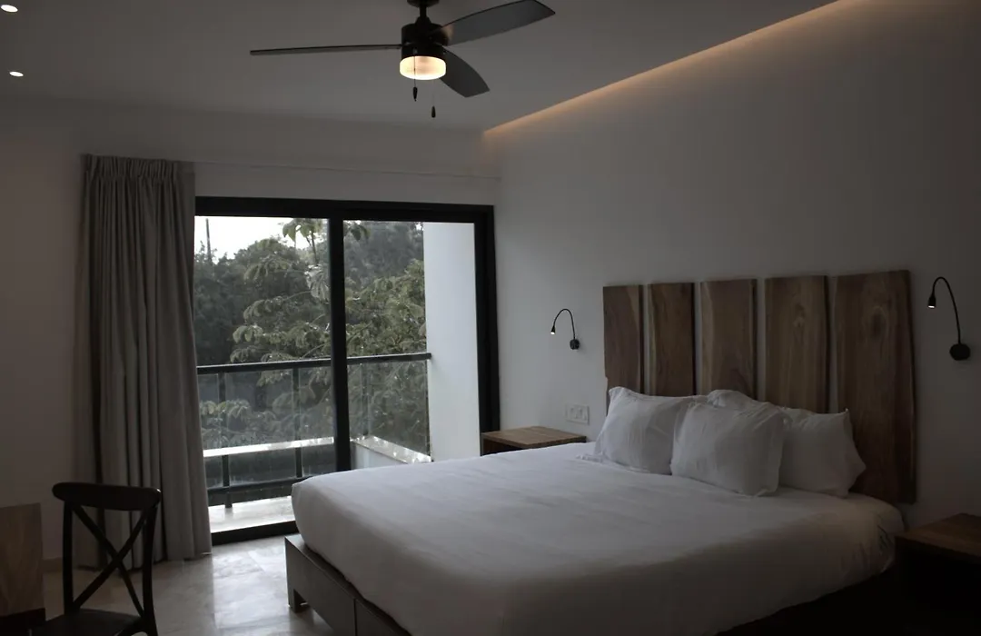 Hotel B10 - Distinctive Hotel--1