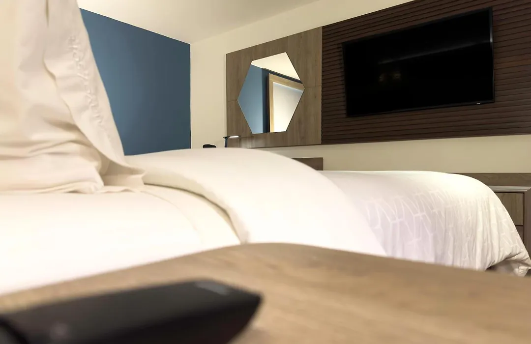 Holiday Inn Express Mérida, an IHG Hotel-1