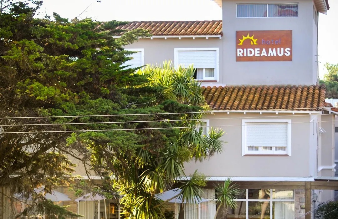 Hotel Rideamus-1