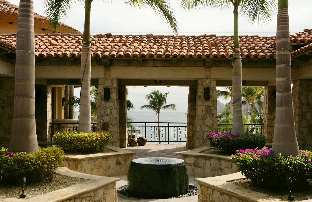Hacienda Beach Club&Residences-1