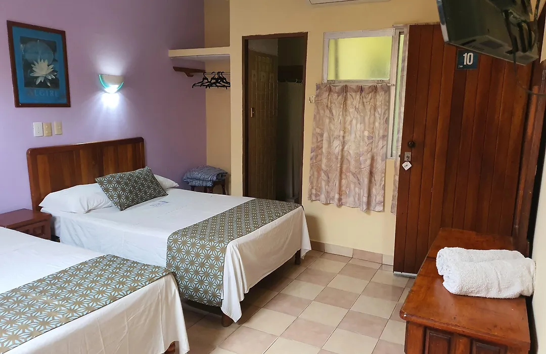 Hotel El Faro Malecon-1
