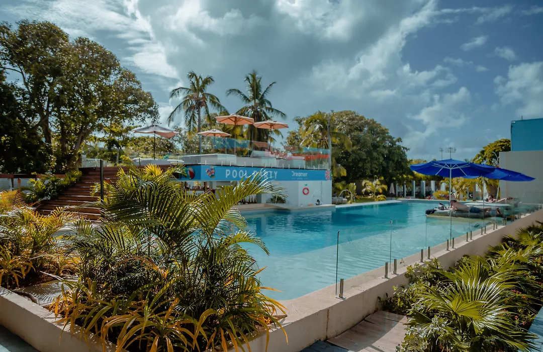 Dreamer Beach Club-1