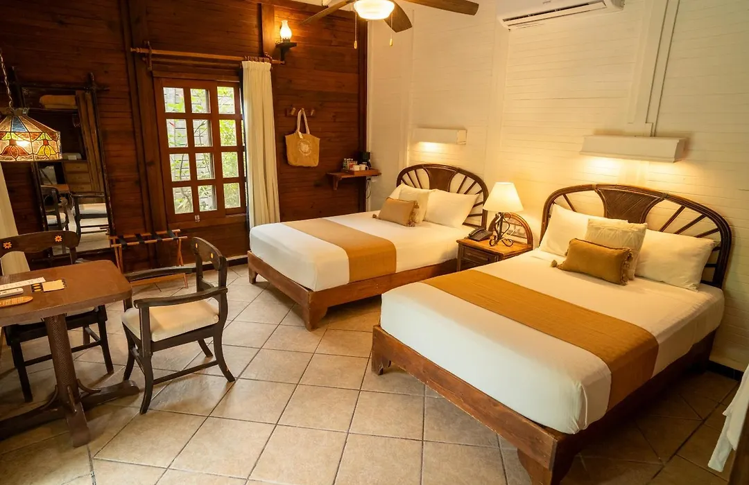 Petit Lafitte Beach Front Hotel & Bungalows-1